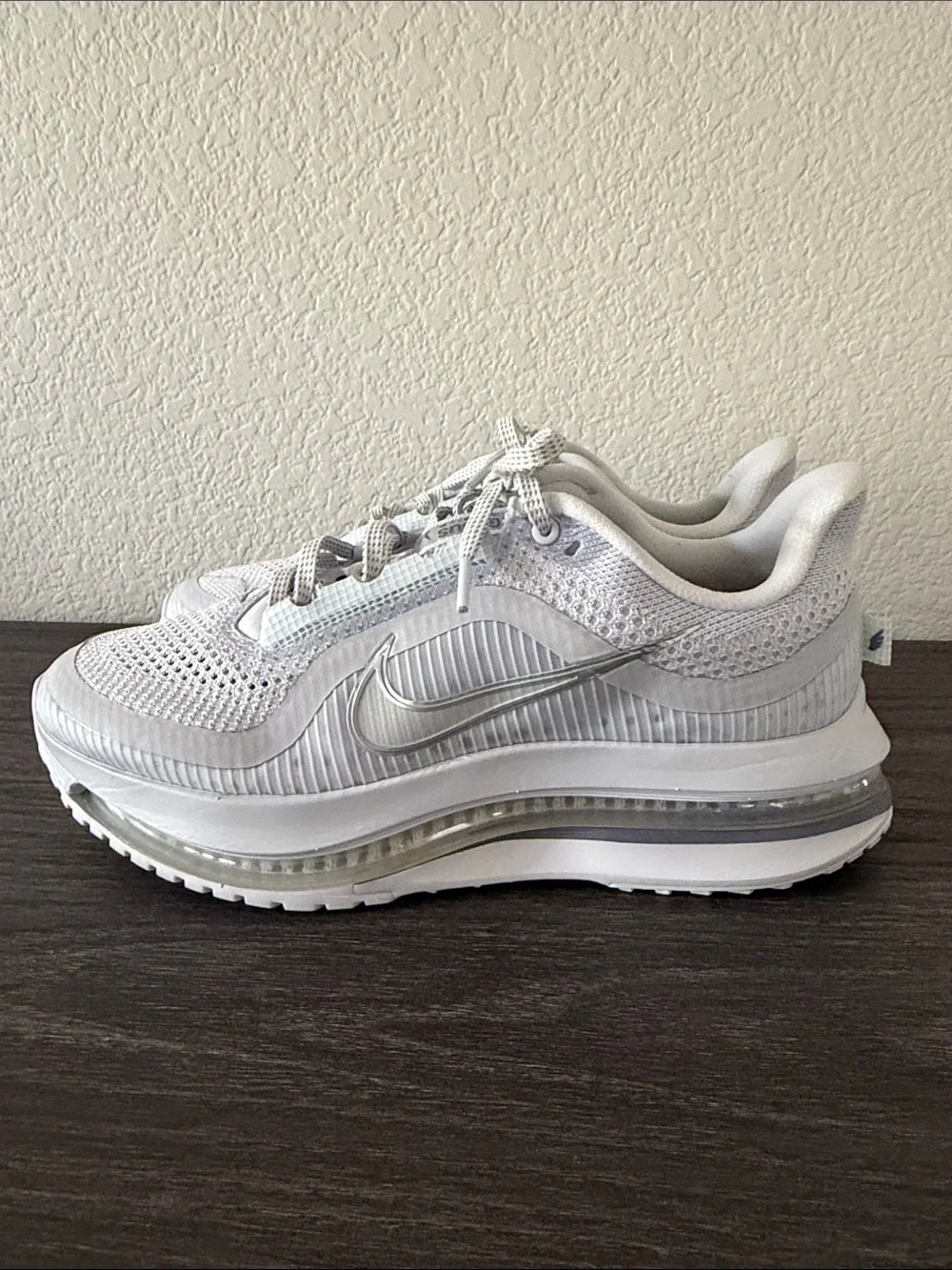 Nike Pegasus Premium Women’s Size 8